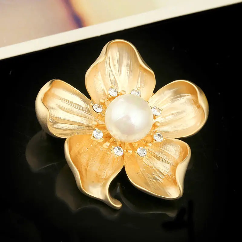 Flower Brooch with Pearl & Crystals Matte Silver