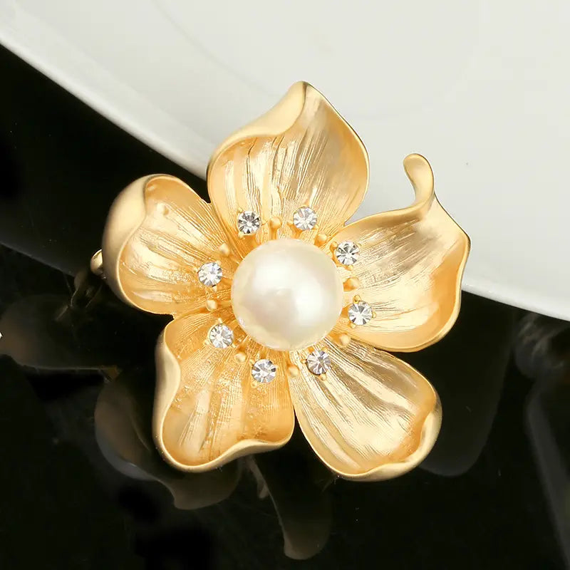 Flower Brooch with Pearl & Crystals Matte Silver