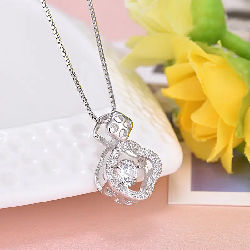 Women 925 Silver Clover Pendant Jewelry Daily Wear