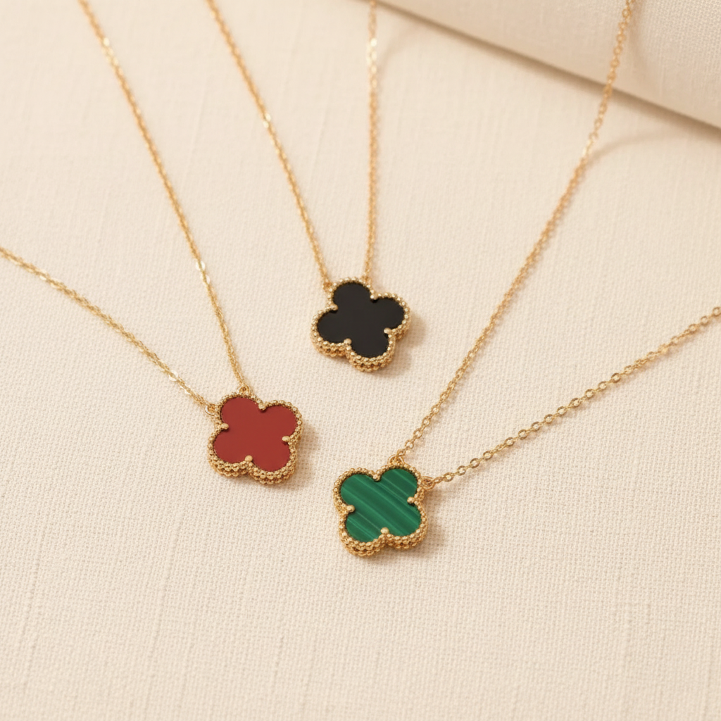 Four-leaf clover necklace detail preview